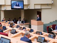 Губернатор Роман Бусаргин анонсировал стратегическое решение по кадрам в здравоохранении, принятое совместно с медицинским университетом