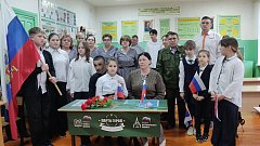 В школе села Мордовский Карай открыта мемориальная «Парта героя»