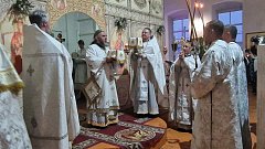 В храме Рождества Христова в Романовке прошла архиерейская служба 