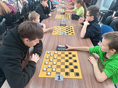Воспитанники «Точки роста» приняли участие в первенстве по русским шашкам