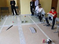 Команды соревновались в управлении роботом и игре в русские шашки