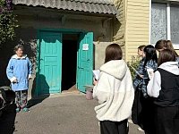 Школьники из ЮДП поздравили педагогов
