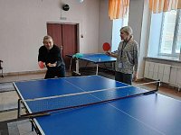 Получатели социальных услуг КЦСОН проводят спортивные игры