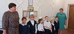 Первоклассники Романовской СОШ получили подарки к Дню знаний от общественников и полицейских