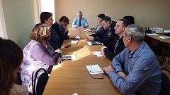 С заботой о здоровье подрастающего поколения: комиссия в администрации района