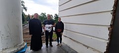 Жители района продолжают оказывать помощь бойцам
