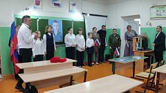 В школе села Мордовский Карай открыта мемориальная «Парта героя»
